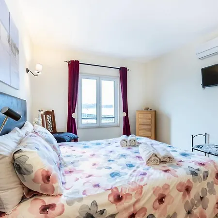 Marina Retreat - Stunning Two Bedroom In Apartamento