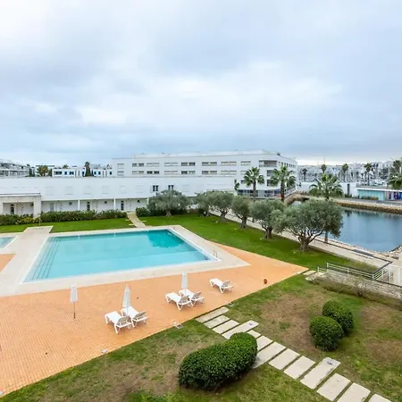 Marina Retreat - Stunning Two Bedroom In