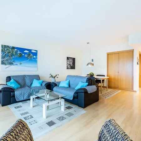 Marina Retreat - Stunning Two Bedroom In *