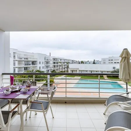 Marina Retreat - Stunning Two Bedroom In *
